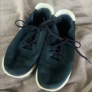 Vionic women’s Navy Sneakers